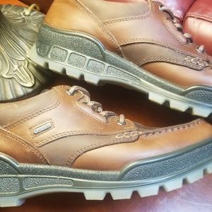 ECCO MENS TRACK 25 SHOE